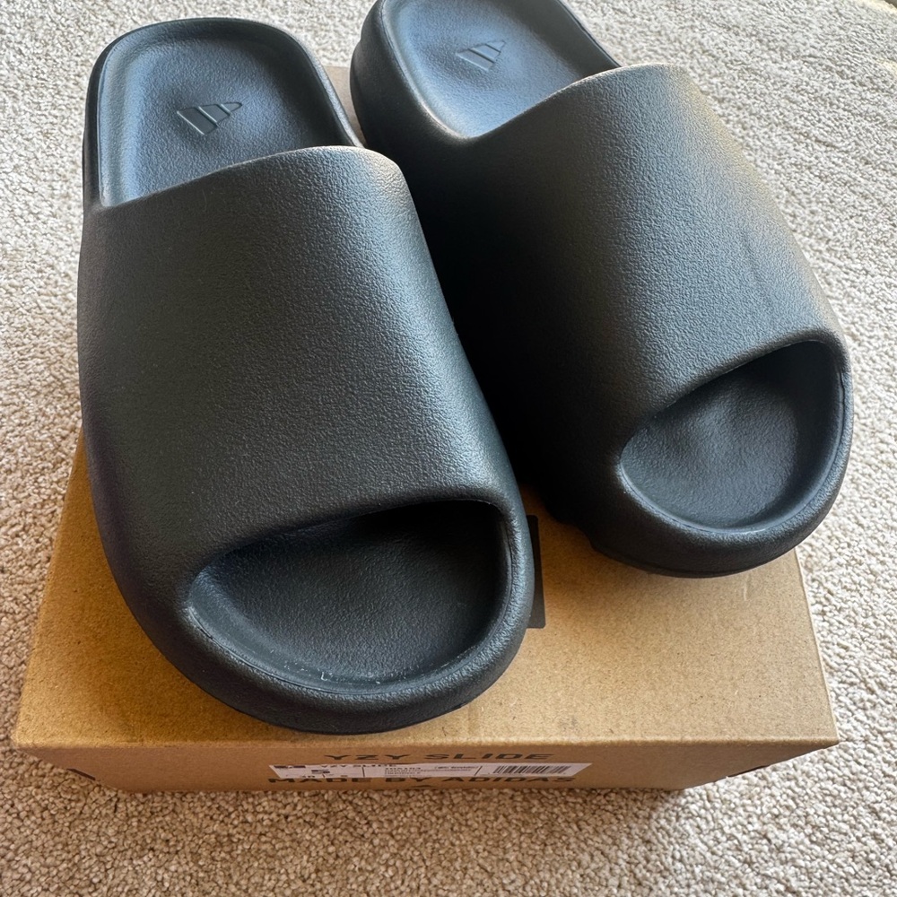 Black Yeezy Slides
